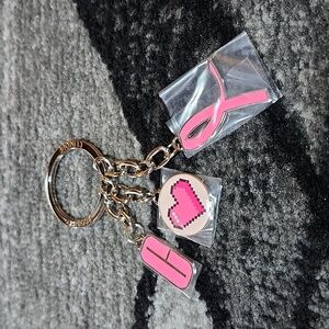 LIMITED EDITION CLINIQUE BREAST CANCER AWARENESS CHARMS SET KEYCHAIN